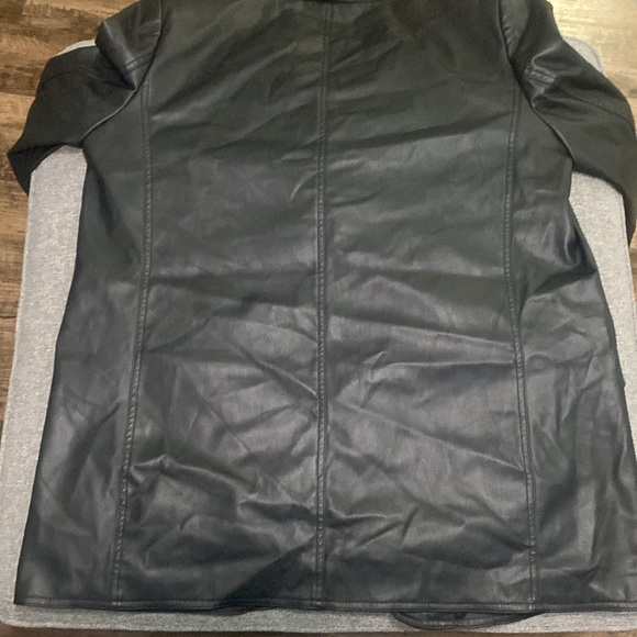 Oversized leather blazer - Picture 4 of 4